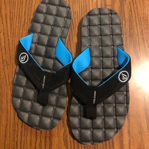 Brand new volcom sandals
